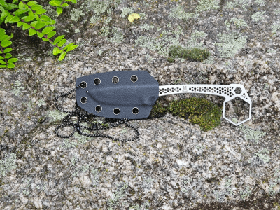 Midgards-Messer Honeycomb EDC with Ring